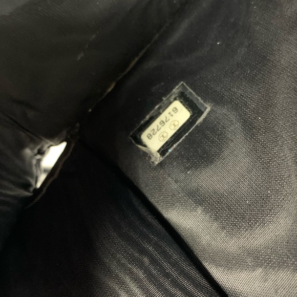 Authentic Chanel Caviar Compact Wallet - Picture 8 of 14